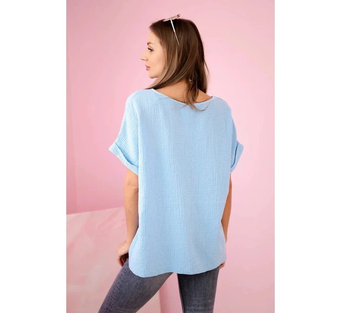 Mušelínová halenka s náhrdelníkem modrý