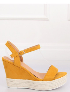 Sandály na podpatku  model 131059 Inello