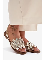 Kožené sandály na nízkém podpatku model 22136754 Zlato - Zazoo