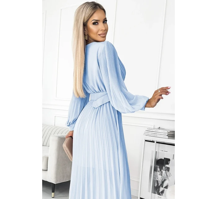 KLARA Dámské plisované šaty v barvě s výstřihem a opaskem model 20728185 - numoco basic