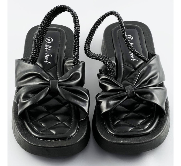 Černé sandály na platformě model 17349568 - Mix Feel