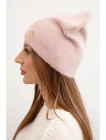 Dámská klasická čepice z měkké pleteniny s pudrově růžová model 21480741 - K-Fashion Dámská klasická čepice z měkké pleteniny s pudrově růžová model 21480741 - K-Fashion