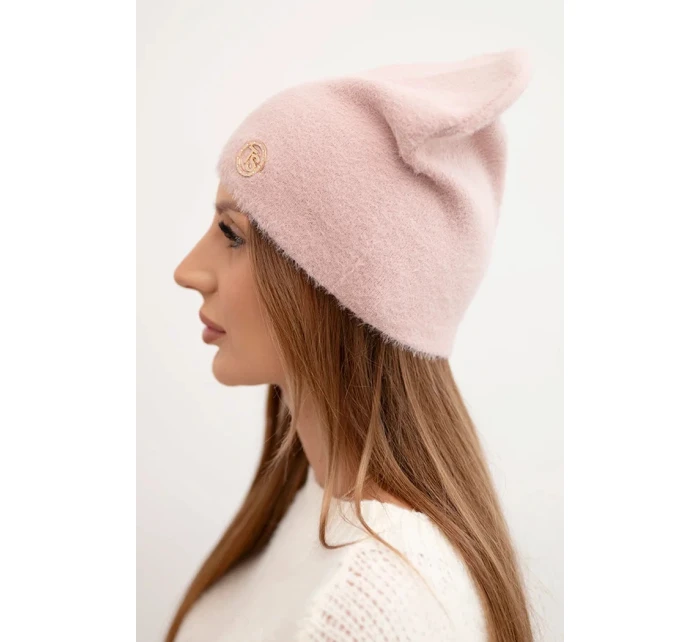 Dámská klasická čepice z měkké pleteniny s pudrově růžová model 21480741 - K-Fashion Dámská klasická čepice z měkké pleteniny s pudrově růžová model 21480741 - K-Fashion