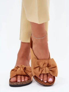 Dámské pantofle na korkové podešvi s mašlí – camel