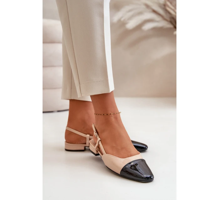 Lakované baleríny na nízkém podpatku s otevřenou patou béžové model 21670615 - Boto
