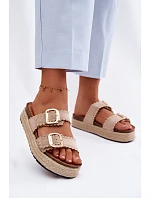 Dámské nazouváky na platformě s pletením zlaté přezky a cvočky béžové