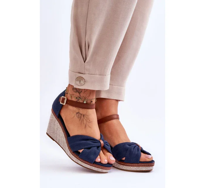 Dámské sandály na klínu námořnická modrá Daphne Dámské sandály na klínu námořnická modrá Daphne