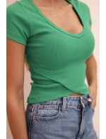 Dámská pruhovaná blůza s výstřihem do V a krátkým rukávem zelená Dámská pruhovaná blůza s výstřihem do V a krátkým rukávem zelená