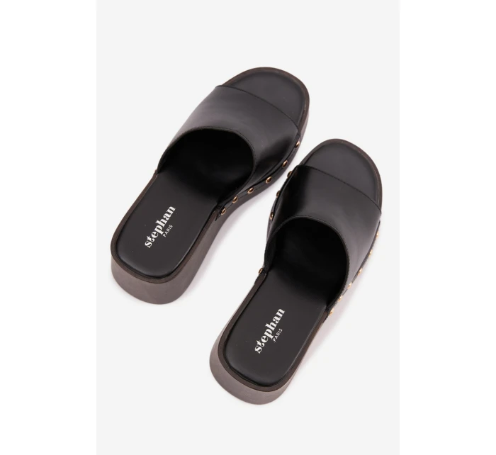 Dámské nazouváky na platformě se zlatými Černé model 21918859 - Boto