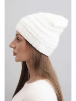 Dámská zimní čepice s klasickým ribovým vzorem K439 bílá