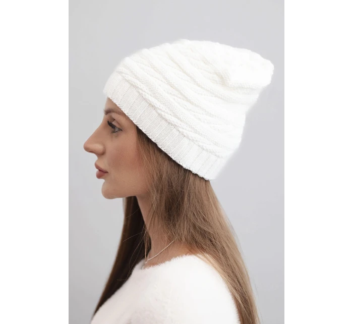 Dámská zimní čepice s klasickým ribovým vzorem K439 bílá