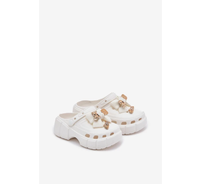 Dětské Dívčí Pantofle Z Pěny S Mašlí A Ozdobami Bílé Selvana Dětské Dívčí Pantofle Z Pěny S Mašlí A Ozdobami Bílé Selvana