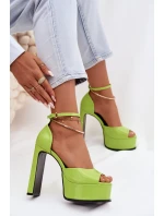 Lakované dámské sandály na podpatku a platformě Zelené model 21951663 - Boto