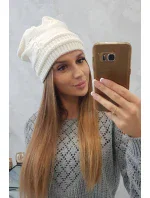 Dámská čepice Kaja model 18751589 ecru - K-Fashion Dámská čepice Kaja model 18751589 ecru - K-Fashion