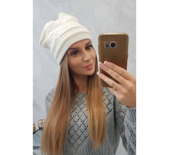 Dámská čepice Kaja model 18751589 ecru - K-Fashion Dámská čepice Kaja model 18751589 ecru - K-Fashion