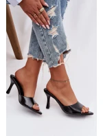 Lakované dámské pantofle na podpatku černé model 21918894 - Boto