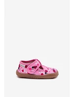 Dětské domácí pantofle Barefoot s srdíčky na suchý zip Růžové model 22101057 - Milami Dětské domácí pantofle Barefoot s srdíčky na suchý zip Růžové model 22101057 - Milami