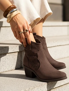 Dámské kozačky s prolamovaným svrškem na nízkém podpatku hnědé FashionStreet ZY1430