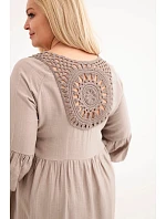 Dámské šaty plus size z viskózy s ažurovým zdobením fango Dámské šaty plus size z viskózy s ažurovým zdobením fango