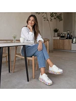 Dámské kožené tenisky na platformě s květinovým vzorem, bílé, Filippo DP7507 Dámské kožené tenisky na platformě s květinovým vzorem, bílé, Filippo DP7507