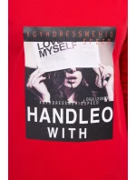 Šaty s potiskem rukojeti v červené barvě Šaty s potiskem rukojeti v červené barvě