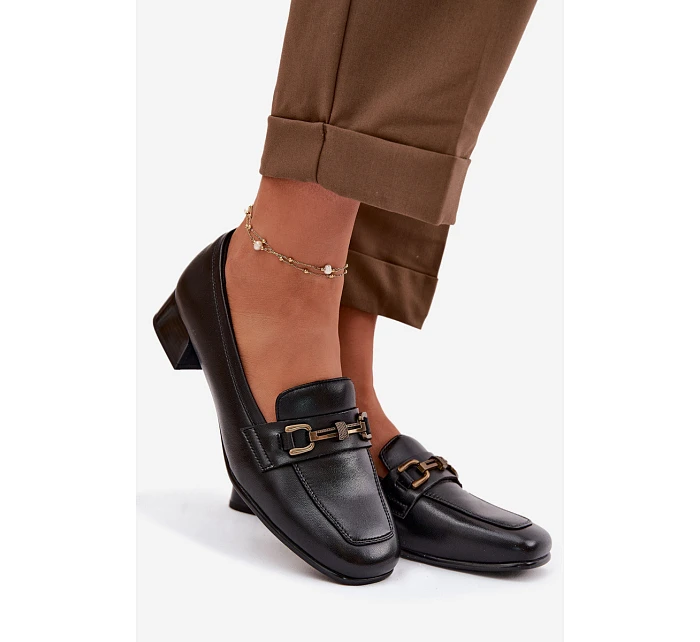 Kožené dámské polobotky na klínu s ozdobou model 22069492 Černé - VINCEZA