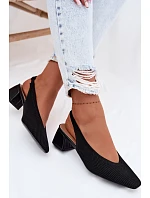 Materiálové dámské sandály na podpatku Černé model 22102921 - Boto