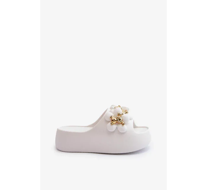 Dámské pěnové pantofle s ozdobami na silné bílá model 20897481 - Kesi Dámské pěnové pantofle s ozdobami na silné bílá model 20897481 - Kesi