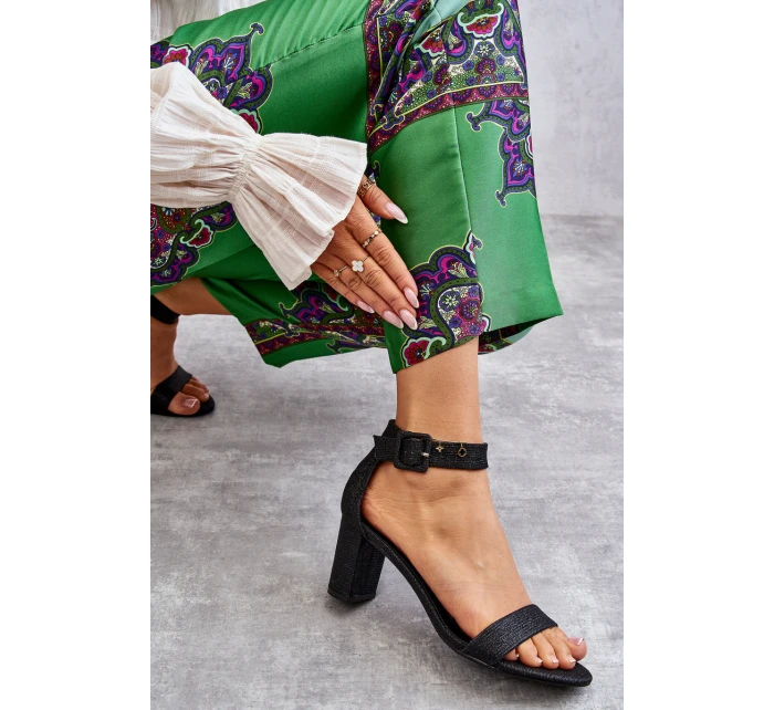 Lesklé sandály na podpatku Černé Maxim Lesklé sandály na podpatku Černé Maxim