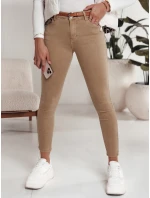 Dámské džínové kalhoty s páskem v béžové barvě model 21981126 - Dstreet Dámské džínové kalhoty s páskem v béžové barvě model 21981126 - Dstreet