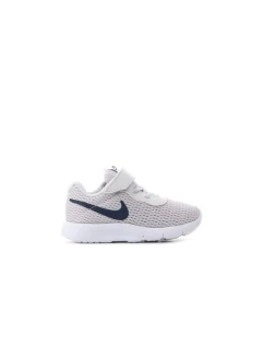 015 model 21323876 - NIKE