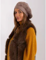 Czapka AT CZ model 18987365 ciemny bezowy - FPrice Czapka AT CZ model 18987365 ciemny bezowy - FPrice