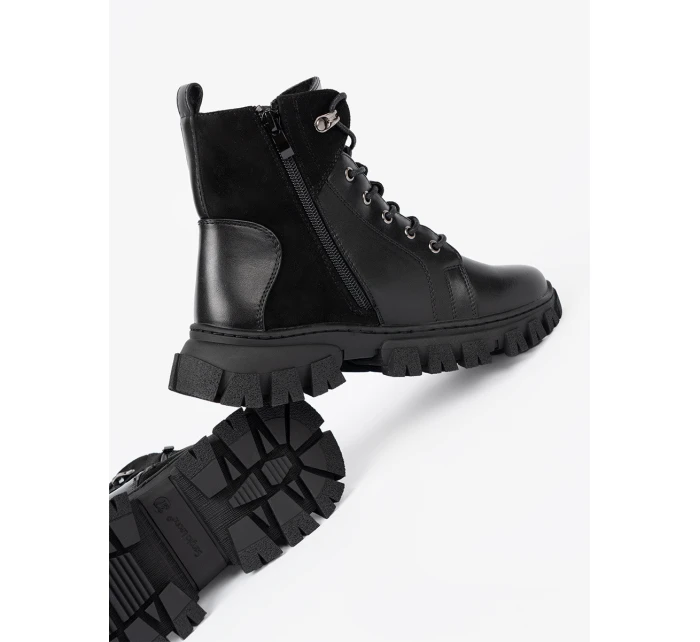 Pěkné dámské černé  kotníčkové boty platforma