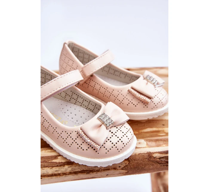 Dětské balerínky s mašlí na suchý zip model 21612408 - VINCEZA Dětské balerínky s mašlí na suchý zip model 21612408 - VINCEZA