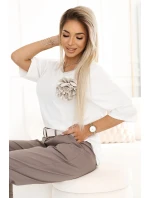 Pohodlná halenka s květinovou aplikací na  ECRU model 21729080 - numoco basic