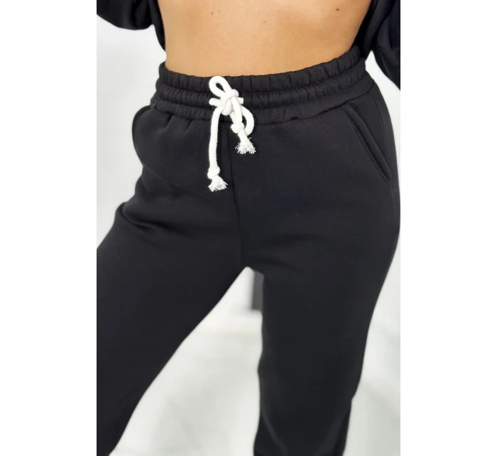 Izolovaná bavlněná souprava, mikina s vyšívacími + kalhotami černý Izolovaná bavlněná souprava, mikina s vyšívacími + kalhotami černý