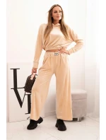 Dámská souprava z veluru se širokými nohavicemi a mikinou s kapucí béžová Dámská souprava z veluru se širokými nohavicemi a mikinou s kapucí béžová