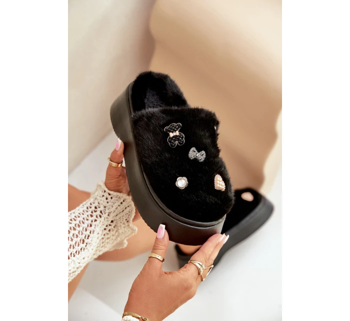 Dámské Kožené Pantofle Na Silné Podešvi S Černé model 21677965 - Boto Dámské Kožené Pantofle Na Silné Podešvi S Černé model 21677965 - Boto