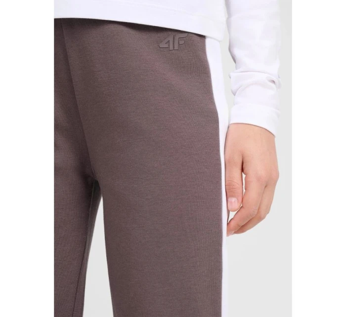 Dívčí tepláky s rozšířenými nohavicemi 4F 4FJRAW25TTROF1599-51S Dívčí tepláky s rozšířenými nohavicemi 4F 4FJRAW25TTROF1599-51S