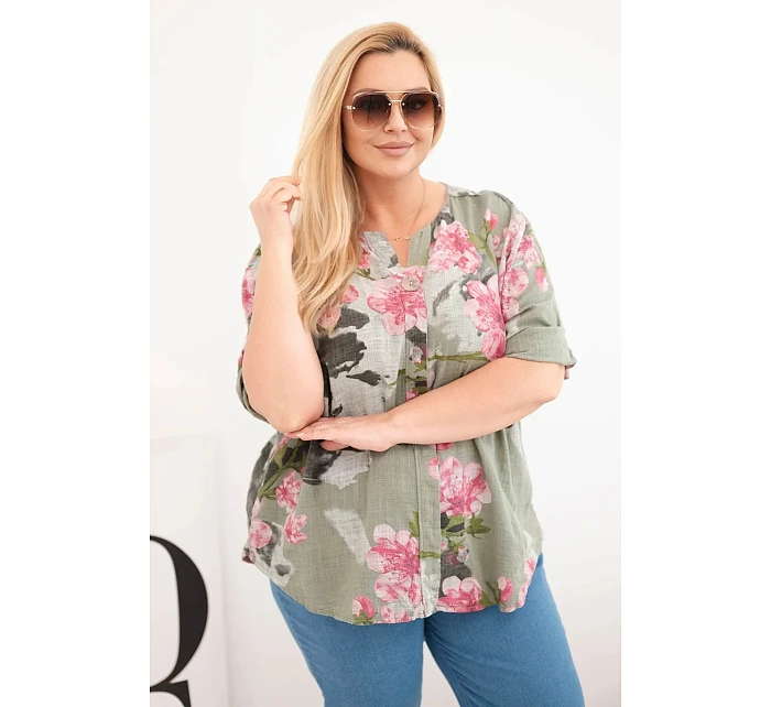 Dámská bavlněná halenka Plus Size s výstřihem do V v model 22043068 vzoru khaki - K-Fashion