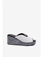 Kožené nazouváky na platformě s ozdobou model 22100370 Bílé - S.Barski