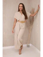 Kombinéza s ozdobným páskem v pase béžová Kombinéza s ozdobným páskem v pase béžová