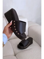 Dámské pantofle na platformě se zlatými sponami hnědé Arionne