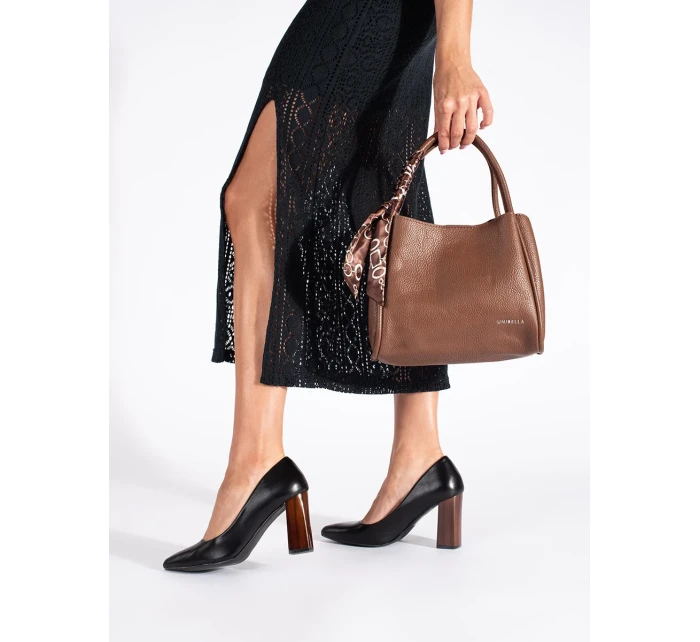 Pěkné dámské černé  lodičky na širokém podpatku