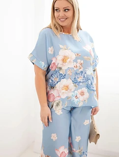 Dámský komplet Plus Size s halenkou a kalhotami s květinovým vzorem a širokými nohavicemi modrý