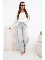 Dámský bavlněný ažurový svetr zapínaný na knoflíky s výstřihem do V bílý