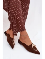 Dámské pantofle s ozdobným zlatým detailem Čokoládové model 21918957 - Boto