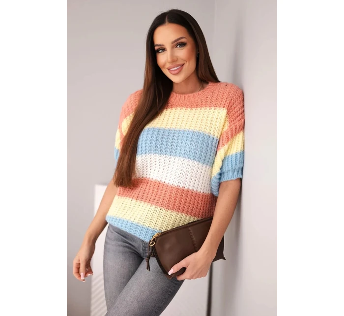 Dámský svetr s krátkým rukávem v barevných pruzích a pletením model 21949232 - K-Fashion