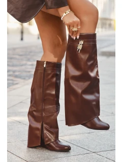 Ženské kozačky na platformě s páskem a stříbrným detailem eko kůže hnědé Korivelle