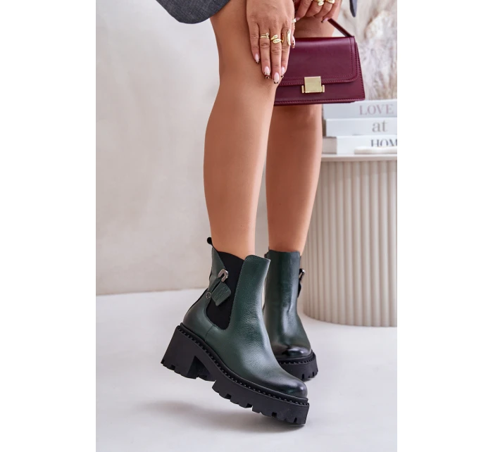 Zazoo 60490 Kožené Zateplené Boty S Dekorací Tmavězelené Zazoo 60490 Kožené Zateplené Boty S Dekorací Tmavězelené